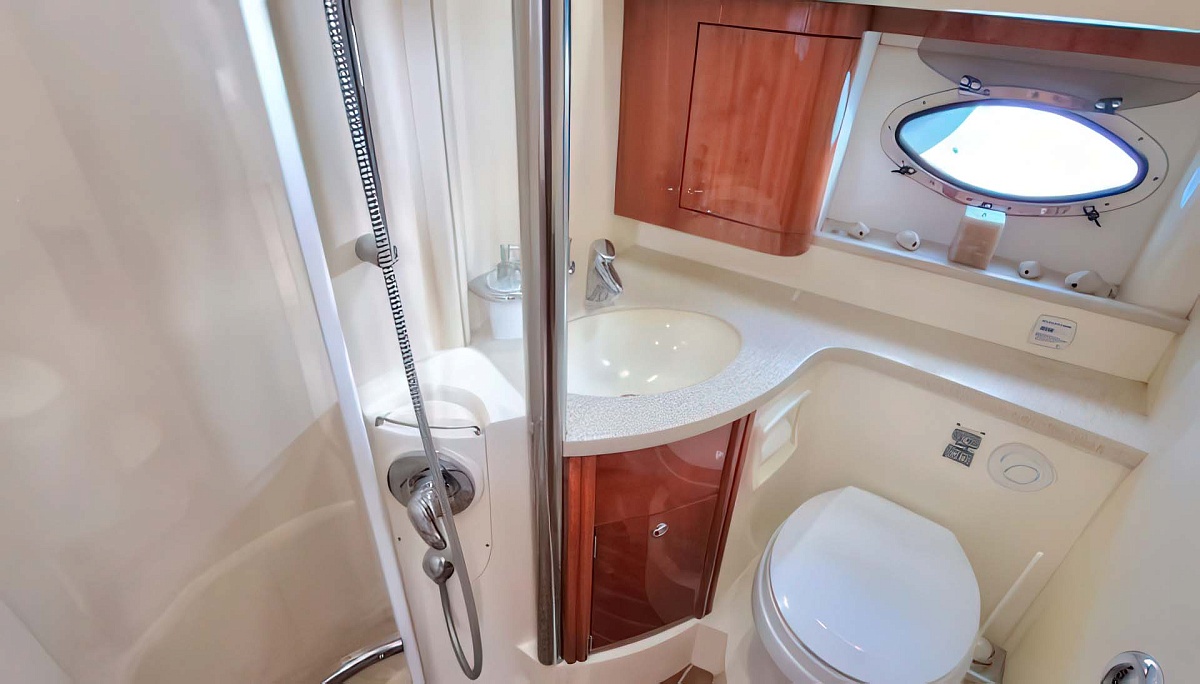 Аренда яхты Fairline Phantom 43 на Миконосе